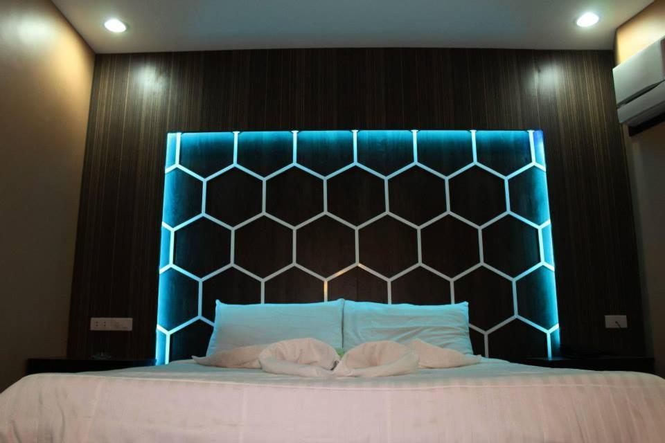 El Vistra Traveller'S Inn Calumpit Buitenkant foto